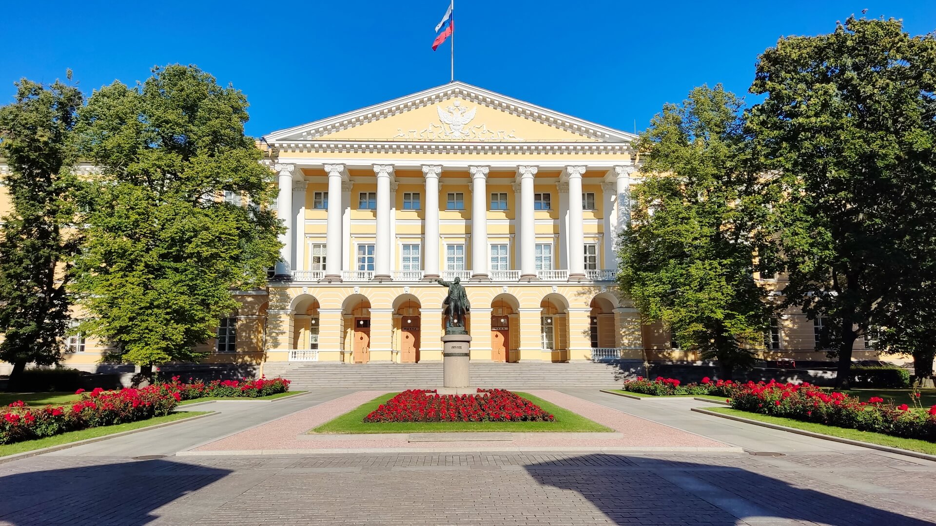АДМИНИСТРАЦИЯ ГУБЕРНАТОРА